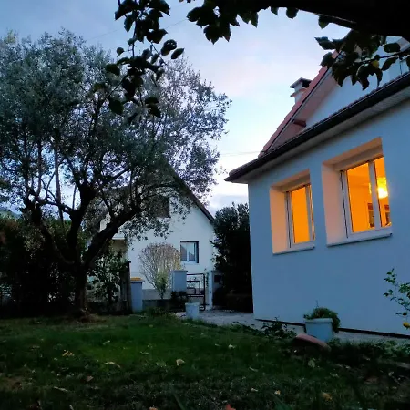Jolie Maison, 3 Chambres بيت للعطل *
